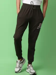 V-Mart Men Printed Cotton Mid-Rise Joggers