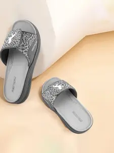 Red Tape Men Printed Sliders