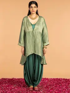 VASSTRAM Women Striped Longline Shrug