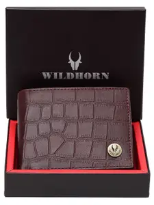 WildHorn Men Textured Leather Two Fold Wallet