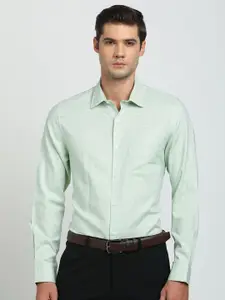 Turtle Men Classic Slim Fit Opaque Checked Formal Shirt