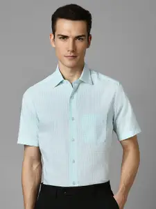Louis Philippe Spread Collar Short Sleeves Cotton Regular Fit Checked Formal Shirt