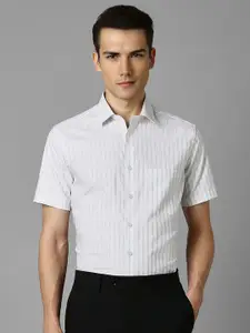 Louis Philippe Slim Fit Spread Collar Striped Cotton Formal Shirt