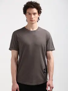 Calvin Klein Jeans Men Round Neck Solid Applique T-shirt