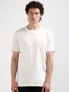 Calvin Klein Jeans Men Round Neck Solid T-shirt