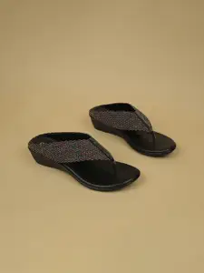 Ozuri Textured Wedge with