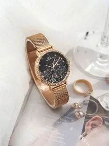 GIO COLLECTION Women Embellished Dial & Bracelet Style Straps Analogue Watch G3061-22
