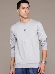 The Roadster Lifestyle Co. Round Neck Sweatshirt