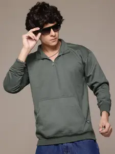 The Roadster Lifestyle Co. Men Mock Neck Sweatshirt