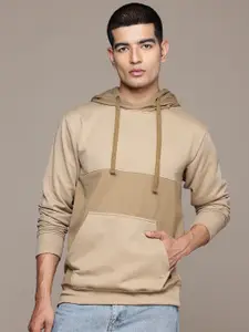 The Roadster Lifestyle Co. Colorblocked Hooded Sweatshirt