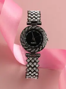 HAUTE SAUCE by  Campus Sutra HAUTE SAUCE by Campus Sutra Women Embellished Dial & Bracelet Style Straps Analogue Watch AW24_HSWC1173