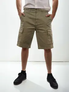 Celio Men Washed Regular Fit Mid-Rise Cargo Cotton Shorts