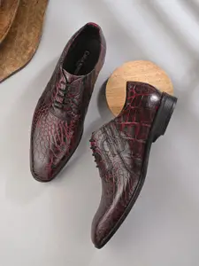 CARLO ROMANO Men Textured Round Toe Leather Formal Derbys