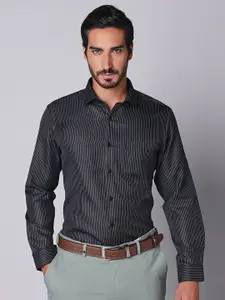 Oxemberg Men Slim Fit Opaque Striped Formal Shirt