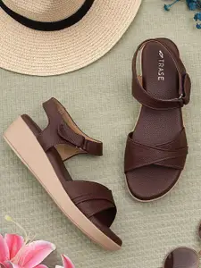 TRASE Textured Flatform with Buckles