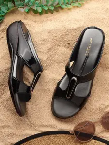 TRASE Women Open Toe Flats With Western - Embellished