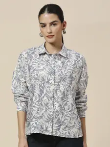 Chemistry Women Floral Printed Spread Collar Casual Shirt