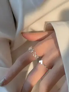 Jewels Galaxy Set Of 2 Silver-Plated Heart-Themed Finger Rings