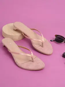 Mochi Women Textured Open Toe Flats