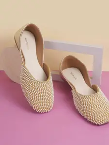 Mochi Women Mojaris with Bows Flats