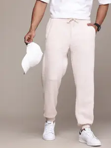 WROGN Men Comfort Fit Fuzzy Joggers