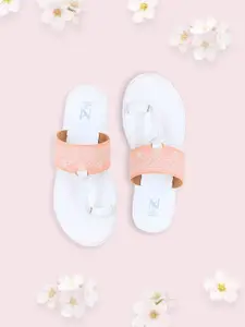 THE MADRAS TRUNK Women Embellished One Toe Flats