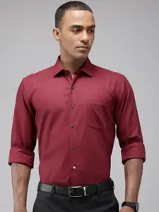 Arrow Self Design Manhattan Slim Fit Opaque Pure Cotton Formal Shirt