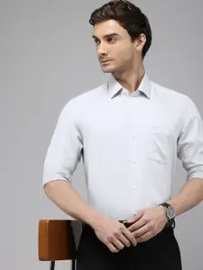 Arrow Pure Cotton Manhattan Slim Fit Textured Opaque Formal Shirt