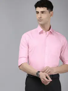 Arrow Pure Cotton Textured Manhattan Slim Fit Opaque Formal Shirt