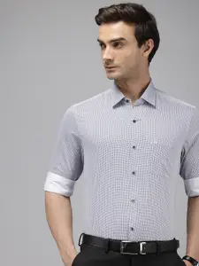 Arrow Manhattan Slim Fit Geometric Printed Cutaway Collar Pure Cotton Formal Shirt