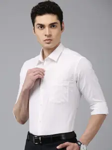 Arrow Pure Cotton Manhattan Slim Fit Opaque Striped Formal Shirt