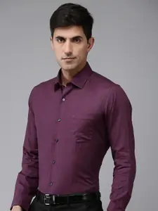 Arrow Pure Cotton Manhattan Slim Fit Opaque Checked Formal Shirt