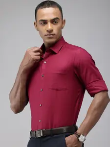 Arrow Pure Cotton Manhattan Slim Fit Self Design Textured Formal Shirt