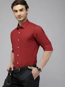 Arrow Pure Cotton Manhattan Slim Fit Opaque Striped Formal Shirt