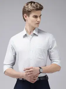 Arrow Manhattan Slim Fit Checked Cutaway Collar Pure Cotton Formal Shirt