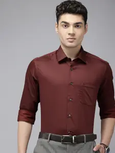 Arrow Manhattan Slim Fit Geometric Printed Pure Cotton Formal Shirt