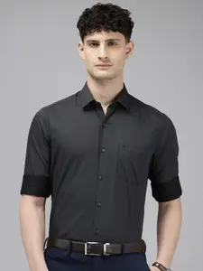 Arrow Manhattan Slim Fit Micro Ditsy Printed Cutaway Collar Pure Cotton Formal Shirt