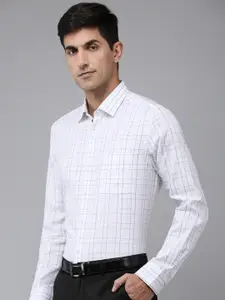 Arrow Pure Cotton Manhattan Slim Fit Opaque Checked Formal Shirt