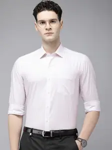 Arrow Manhattan Slim Fit Opaque Checked Pure Cotton Formal Shirt