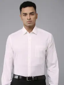 Arrow  Pure Cotton Manhattan Slim Fit Opaque Checked Formal Shirt