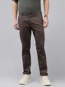 Arrow Sport Men Micro Or Ditsy Printed Bronson Slim Fit Low-Rise Trousers