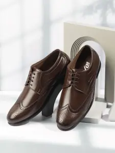 ID Men Textured Round Toe Formal Brogues