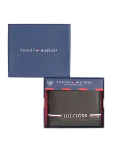 Tommy Hilfiger Men Leather Two Fold Wallet