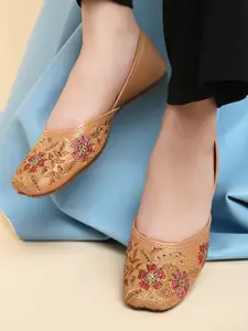 XE Looks Women Ethnic - Embellished Mojaris