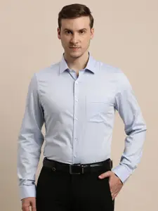 Turtle Men Checked Spread Collar Cotton Classic Slim Fit Formal Shirt