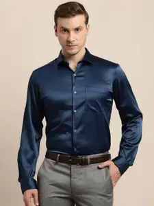 Turtle Men Solid Spread Collar Casual Shirt