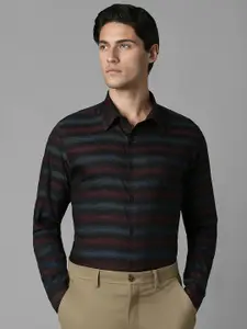 Louis Philippe Sport Men Horizontal Stripes Slim Fit Casual Shirt