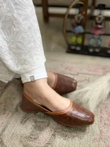 DESI COLOUR Women Mojaris Flats