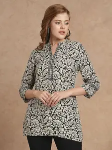 KALINI Floral Printed V-Neck Mirror Work Mirror Work Kurti