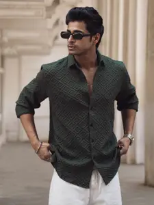 Powerlook Men Solid Spread Collar Casual Shirt